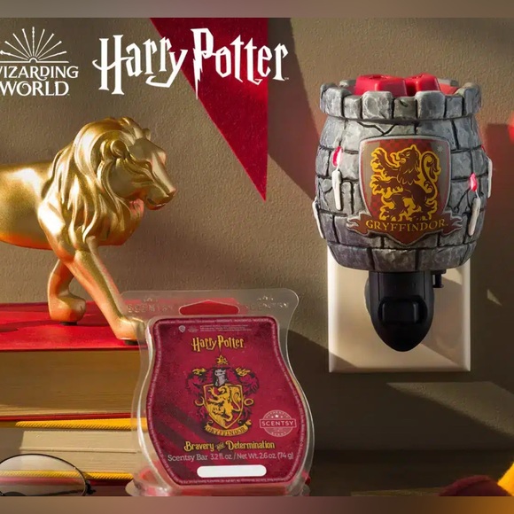 Scentsy Other - NEW Harry Potter Gryffindor Wall Plug-In Warmer